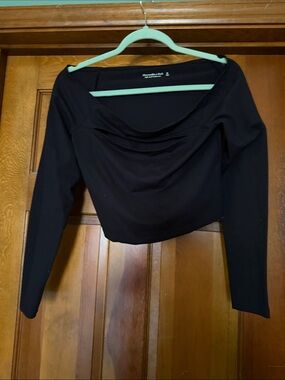 Abercrombie & Fitch Black Long-Sleeve Crop Top with Front Cut-Out